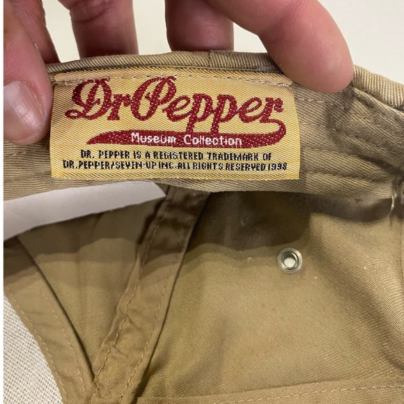 DR. PEPPER UNIVERSITY Museum Collection Beige One Size Adjustable - Picture 5 of 6
